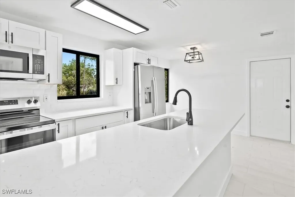 3655 Hibiscus Avenue Naples FL 34104