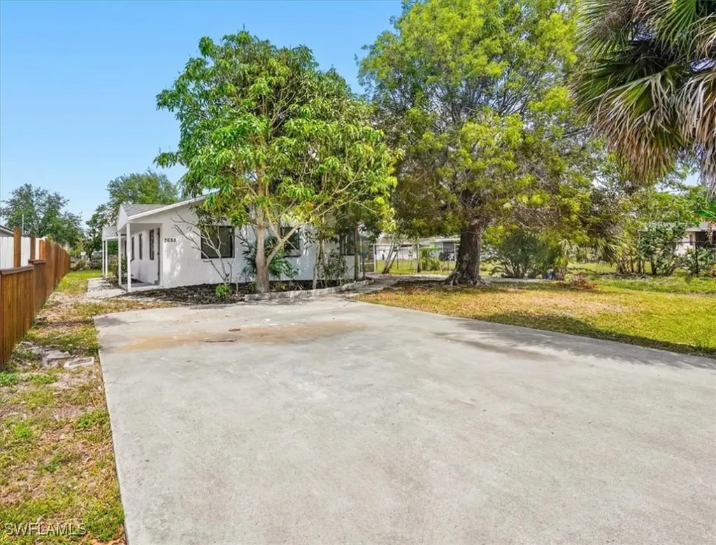 3655 Hibiscus Avenue Naples FL 34104