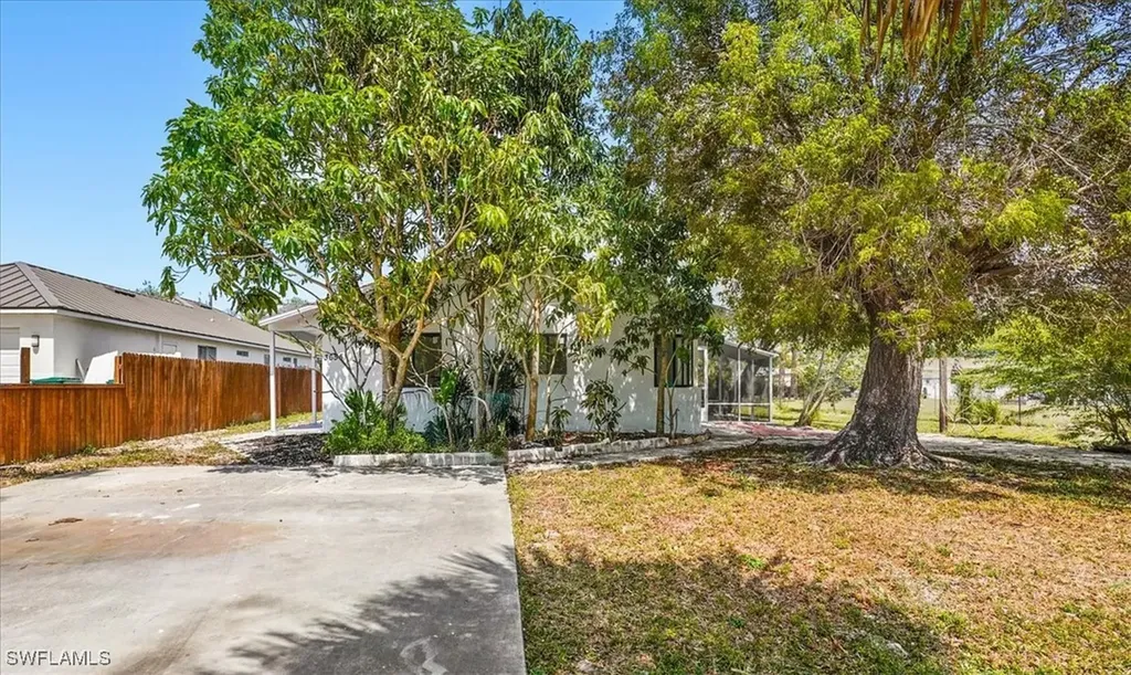 3655 Hibiscus Avenue Naples FL 34104