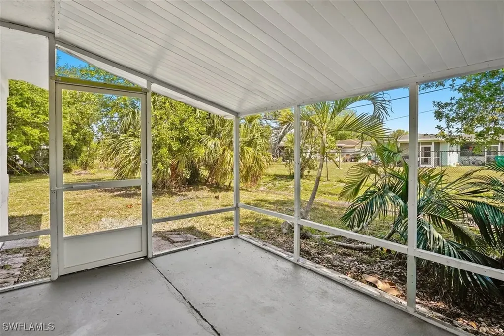 3655 Hibiscus Avenue Naples FL 34104