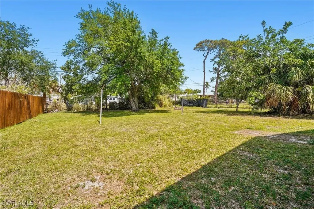 3655 Hibiscus Avenue Naples FL 34104