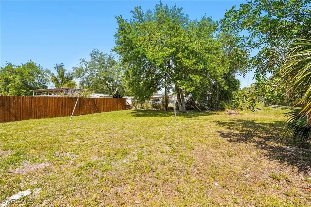 3655 Hibiscus Avenue Naples FL 34104