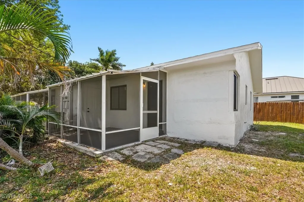 3655 Hibiscus Avenue Naples FL 34104