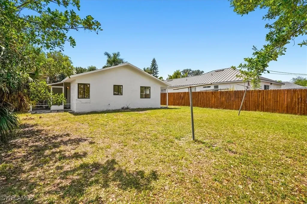 3655 Hibiscus Avenue Naples FL 34104