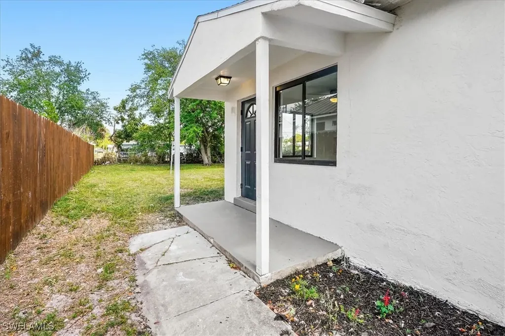3655 Hibiscus Avenue Naples FL 34104