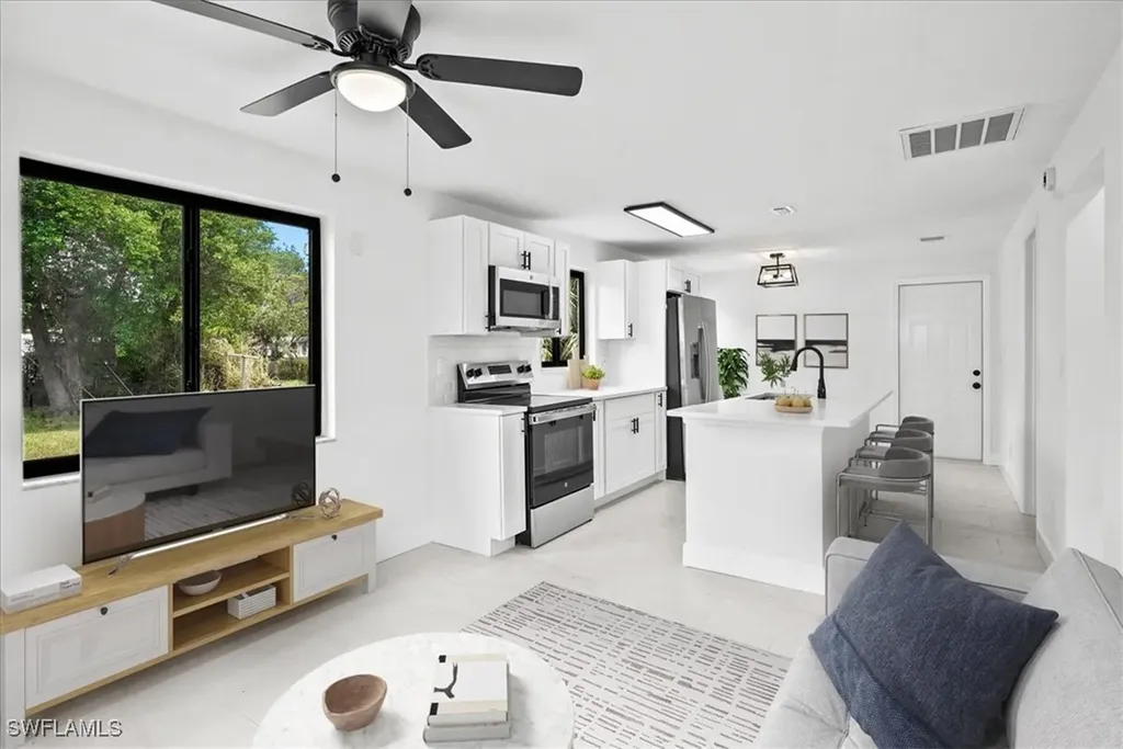 3655 Hibiscus Avenue Naples FL 34104