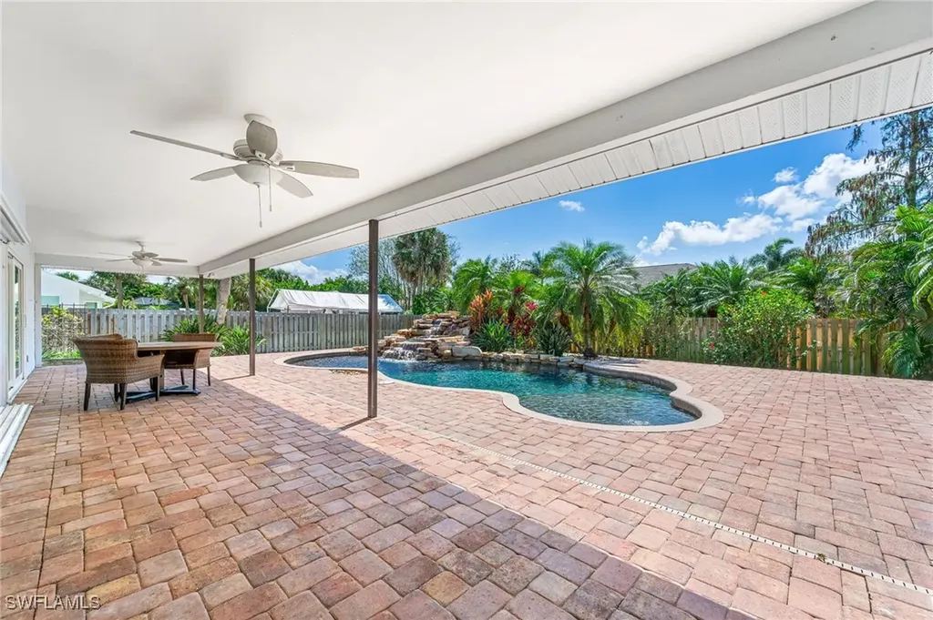 2360 Outrigger Lane Naples FL 34104