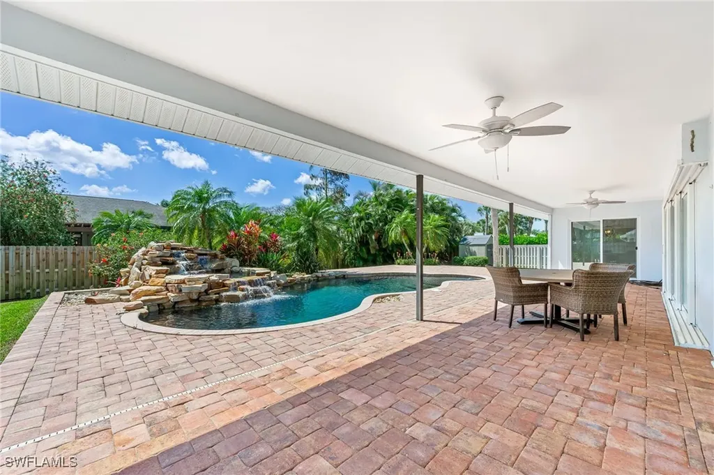 2360 Outrigger Lane Naples FL 34104