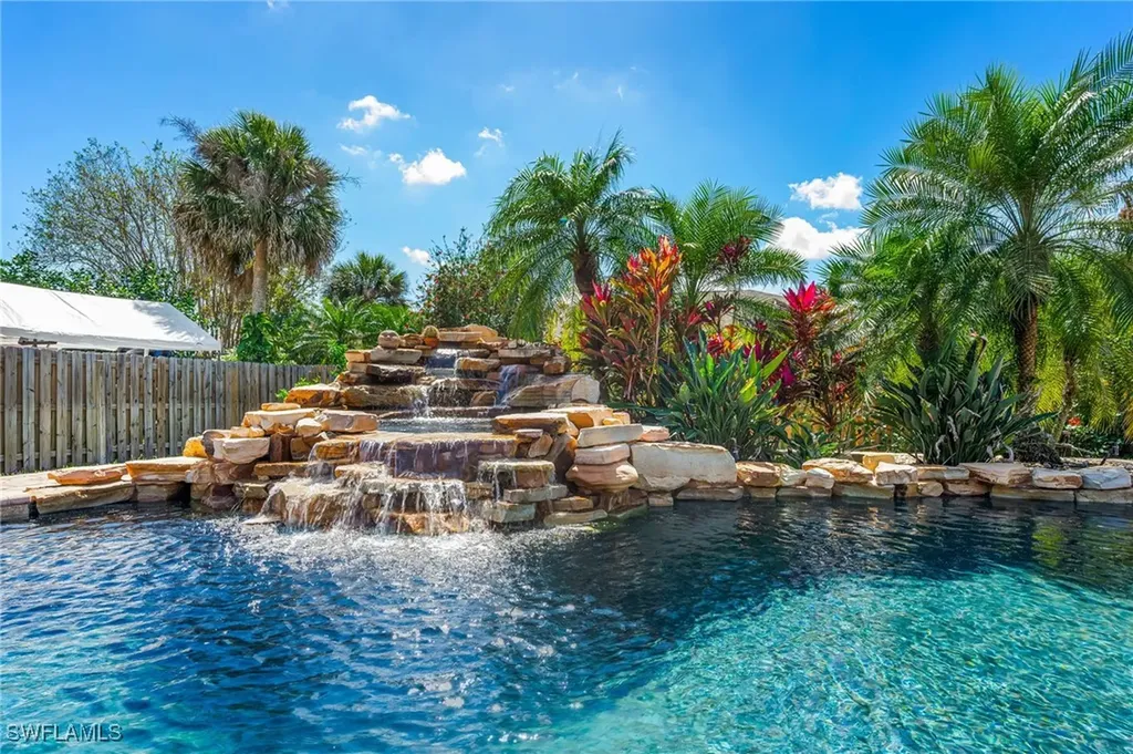 2360 Outrigger Lane Naples FL 34104