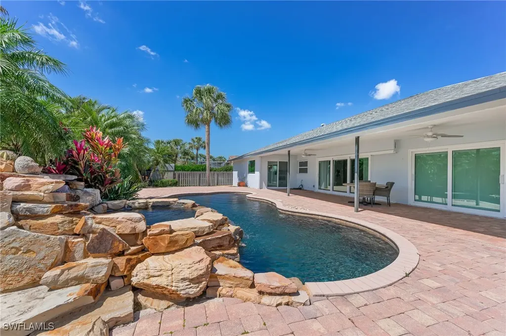 2360 Outrigger Lane Naples FL 34104