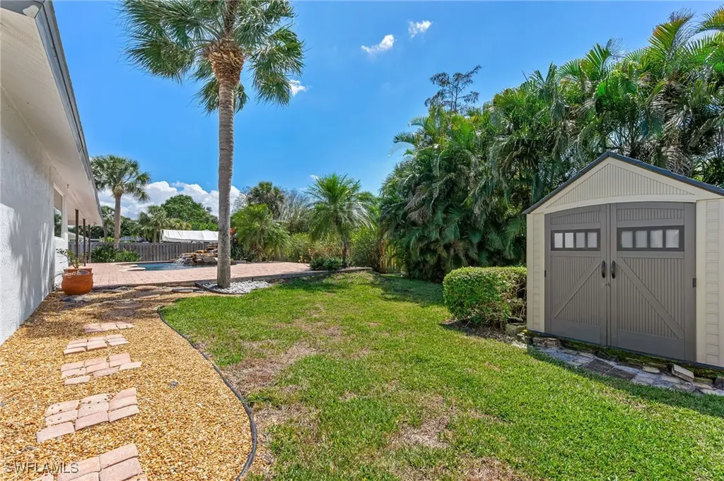 2360 Outrigger Lane Naples FL 34104