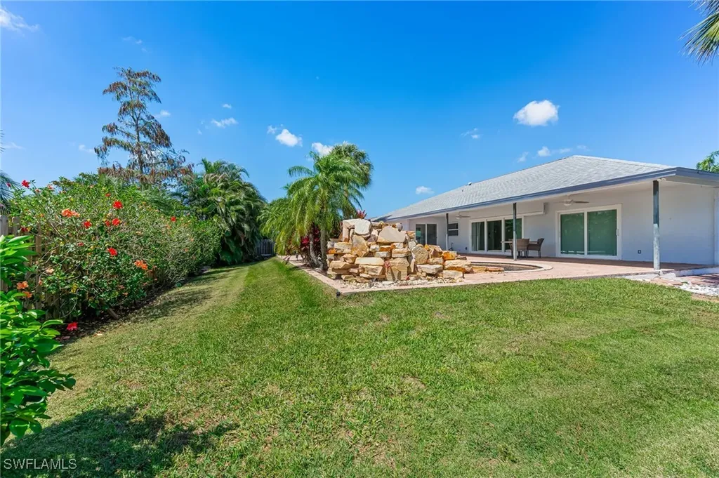 2360 Outrigger Lane Naples FL 34104