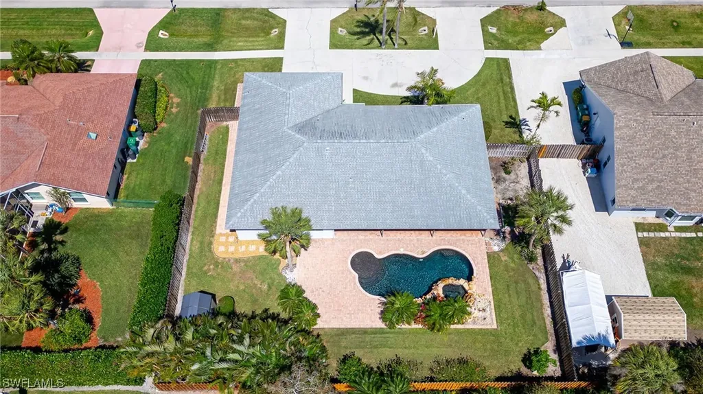 2360 Outrigger Lane Naples FL 34104