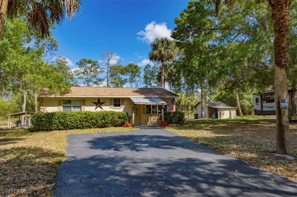Naples FL, 110 10TH Street SE