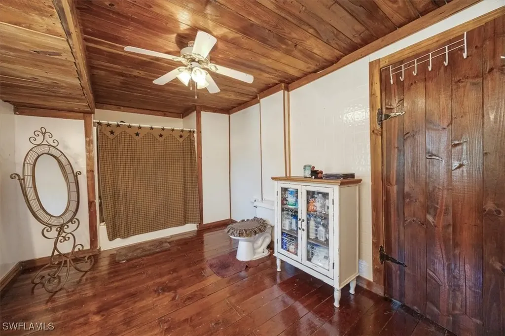 110 10th Street SE Naples FL 34117