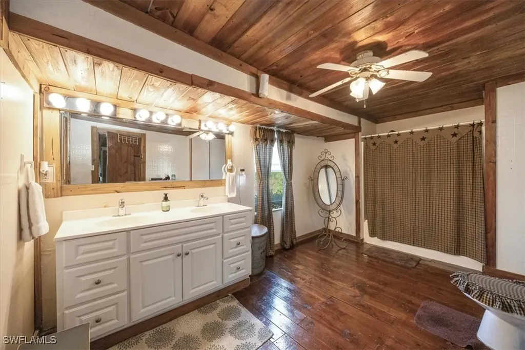 110 10th Street SE Naples FL 34117