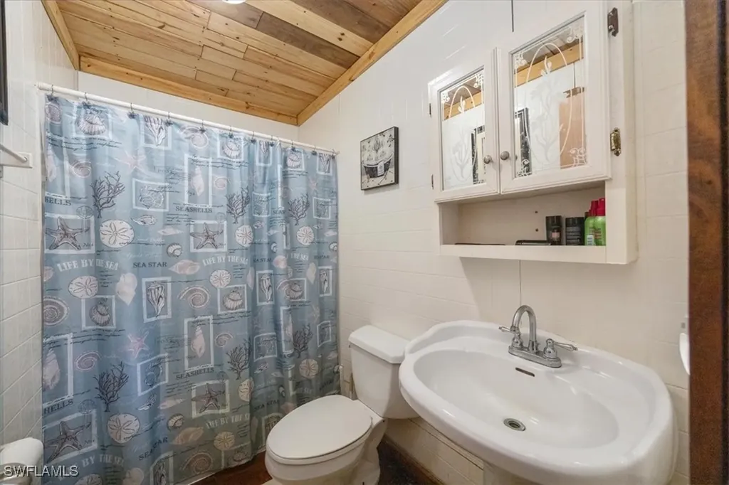 110 10th Street SE Naples FL 34117