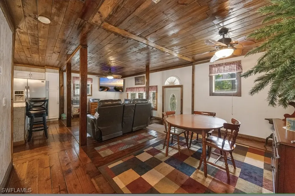 110 10th Street SE Naples FL 34117