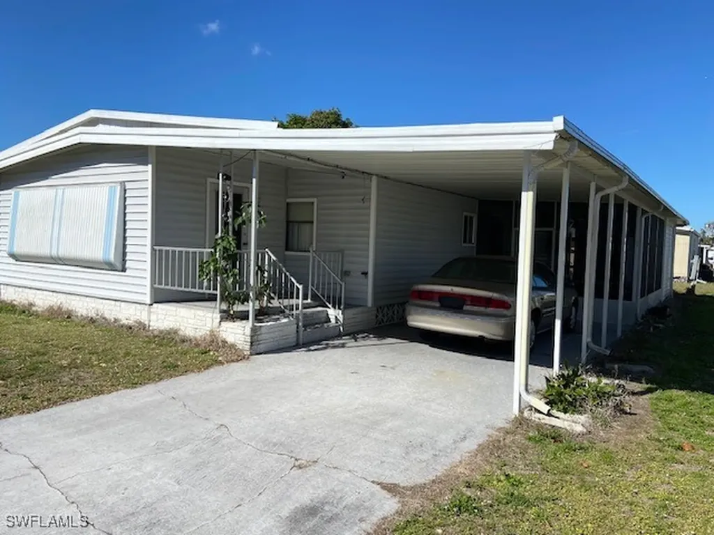 2773 Indianwood Drive North Fort Myers FL 33917