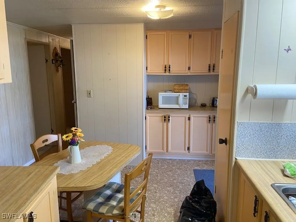 2773 Indianwood Drive North Fort Myers FL 33917