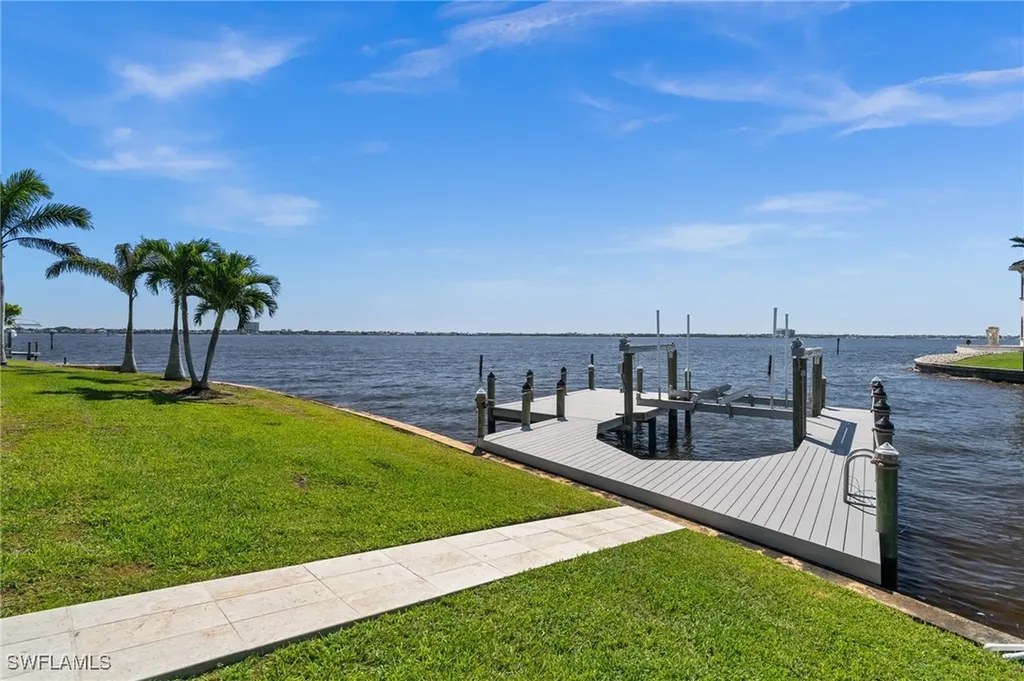 1600 Edith Esplanade Cape Coral FL 33904