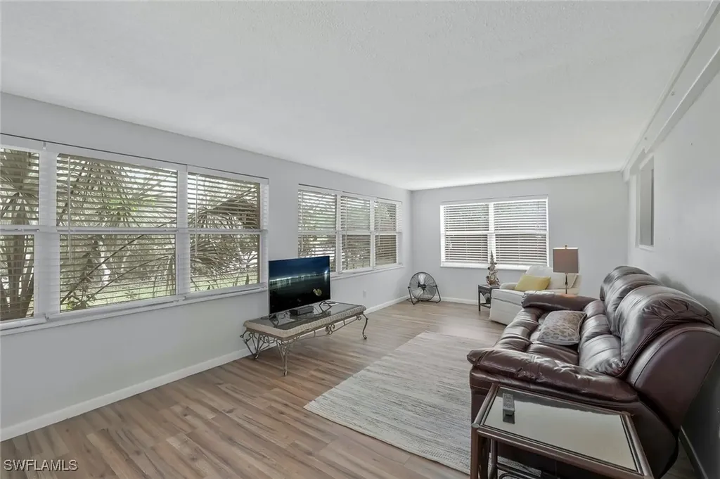 1547 Bembury Drive Naples FL 34102