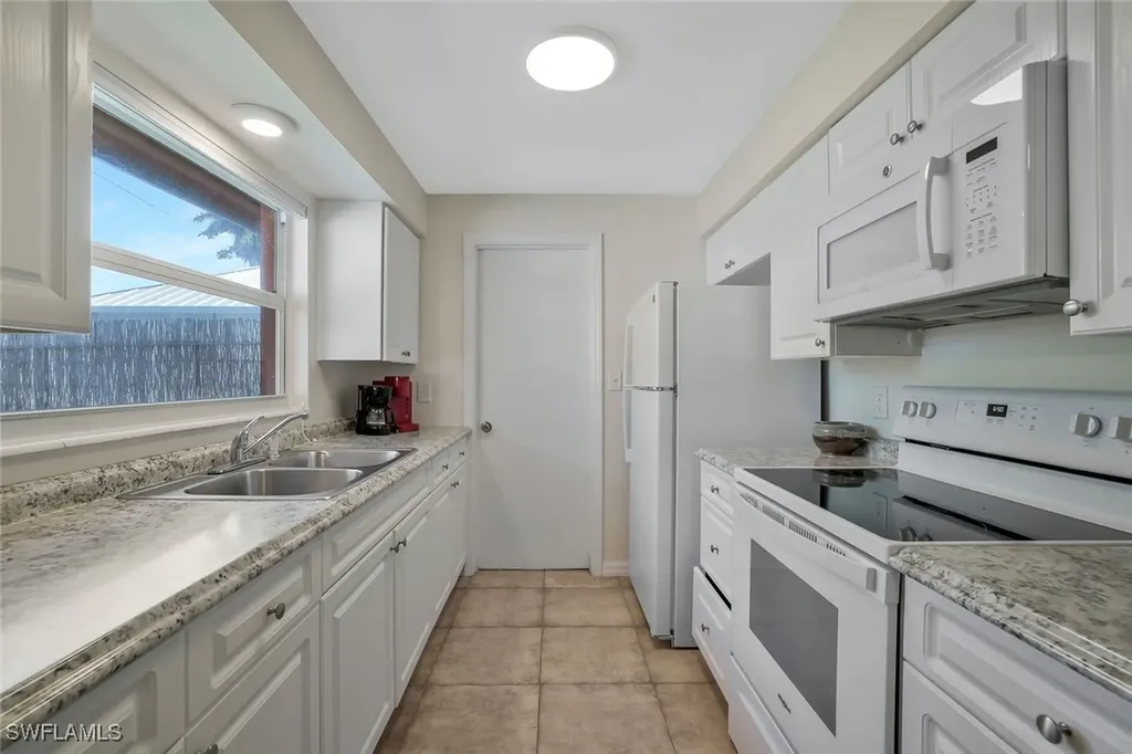 1547 Bembury Drive Naples FL 34102