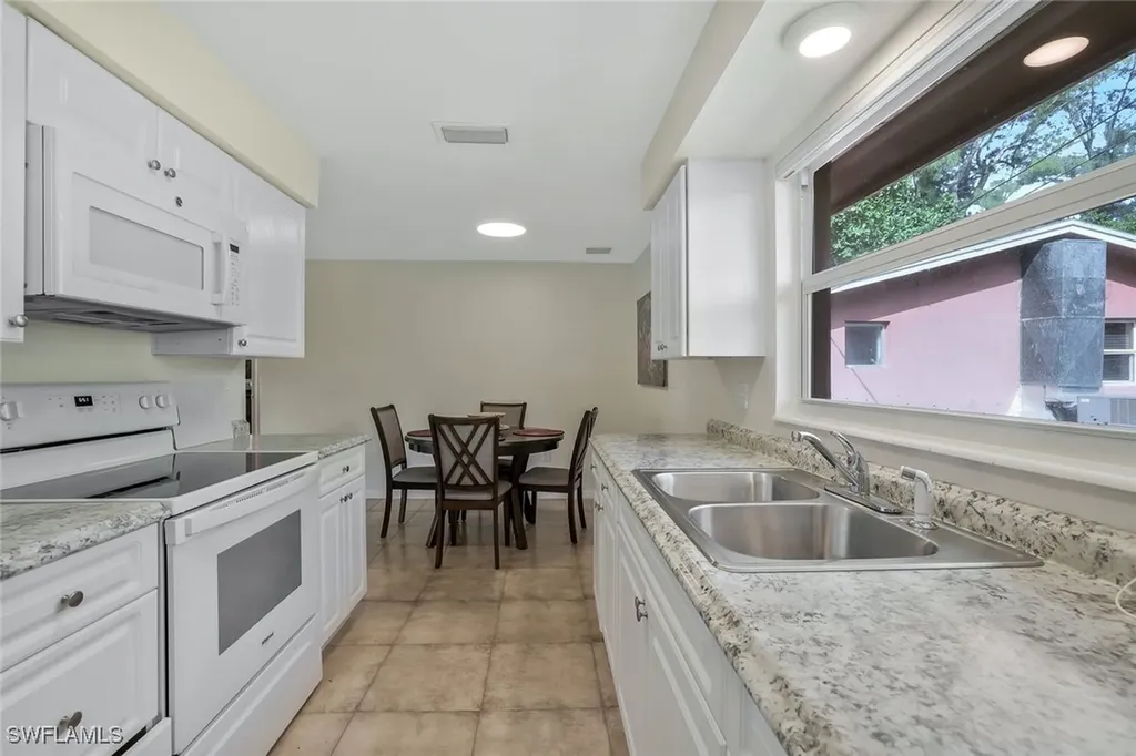 1547 Bembury Drive Naples FL 34102