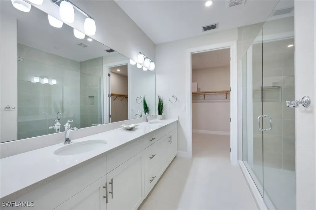 273 Indies Drive E Naples FL 34114