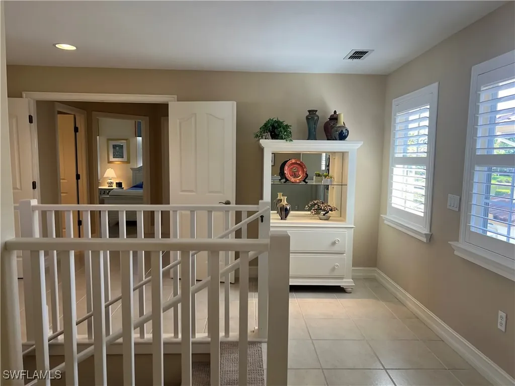 8169 Saratoga Drive Naples FL 34113