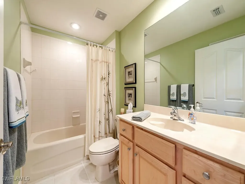 8169 Saratoga Drive Naples FL 34113
