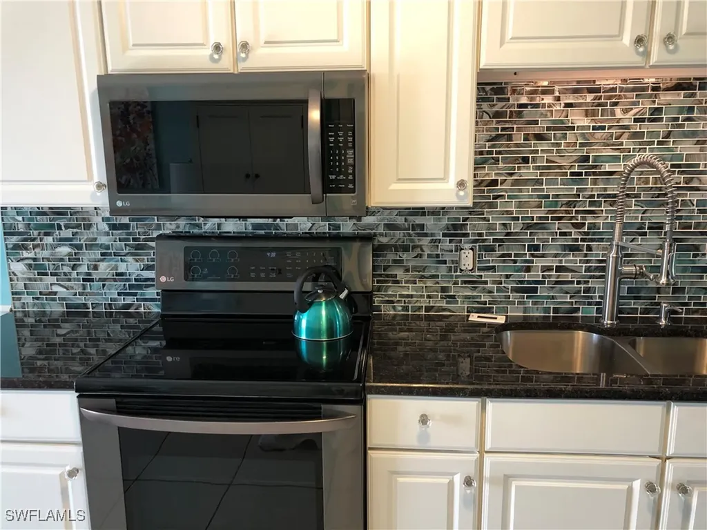 3211 Stringfellow Road St. James City FL 33956