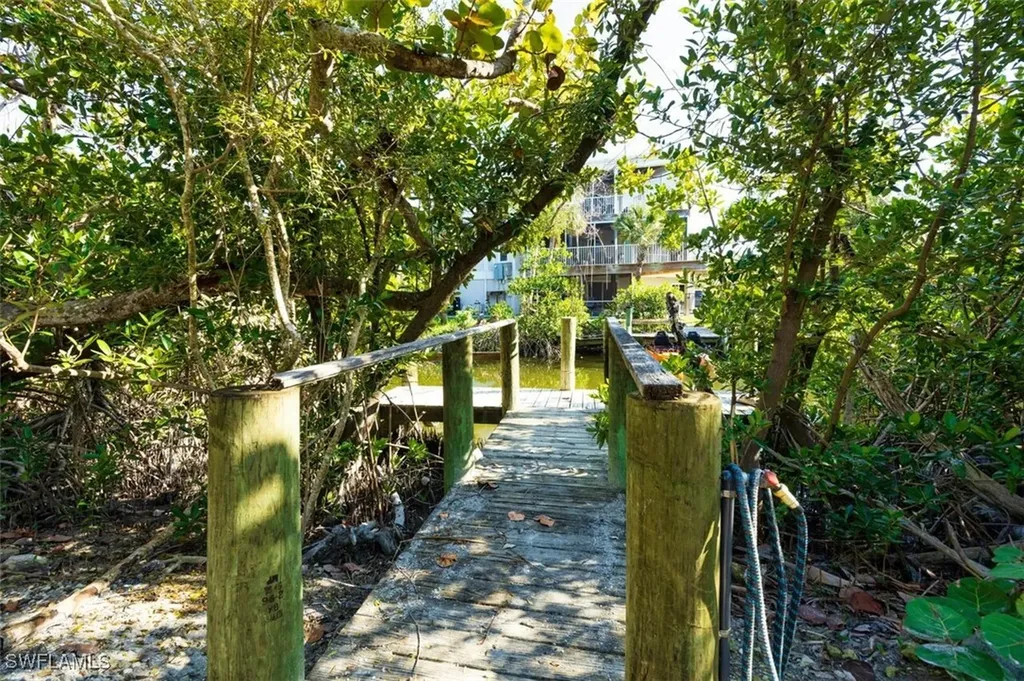 459 Lagoon Drive Sanibel FL 33957