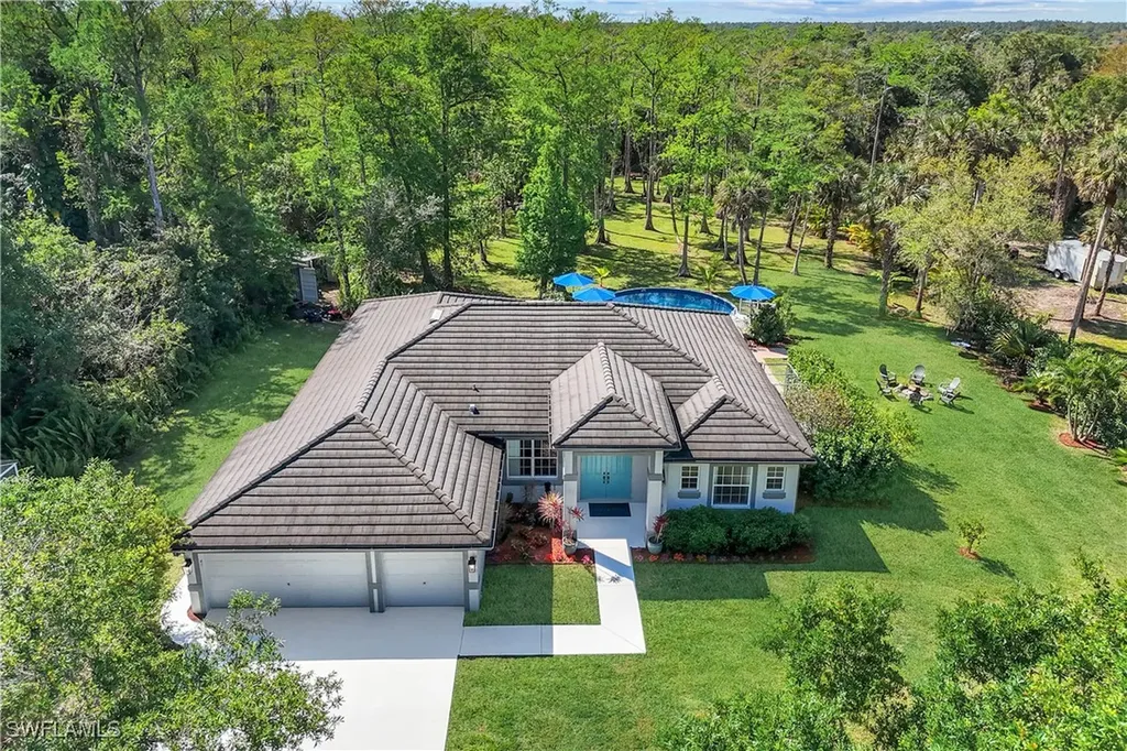 1420 14th Avenue NE Naples FL 34120