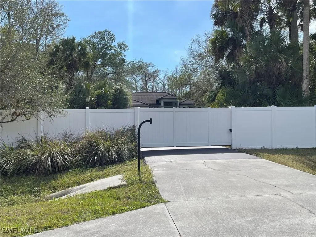 1420 14th Avenue NE Naples FL 34120