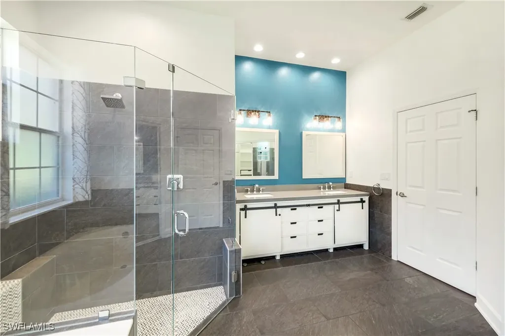 1420 14th Avenue NE Naples FL 34120