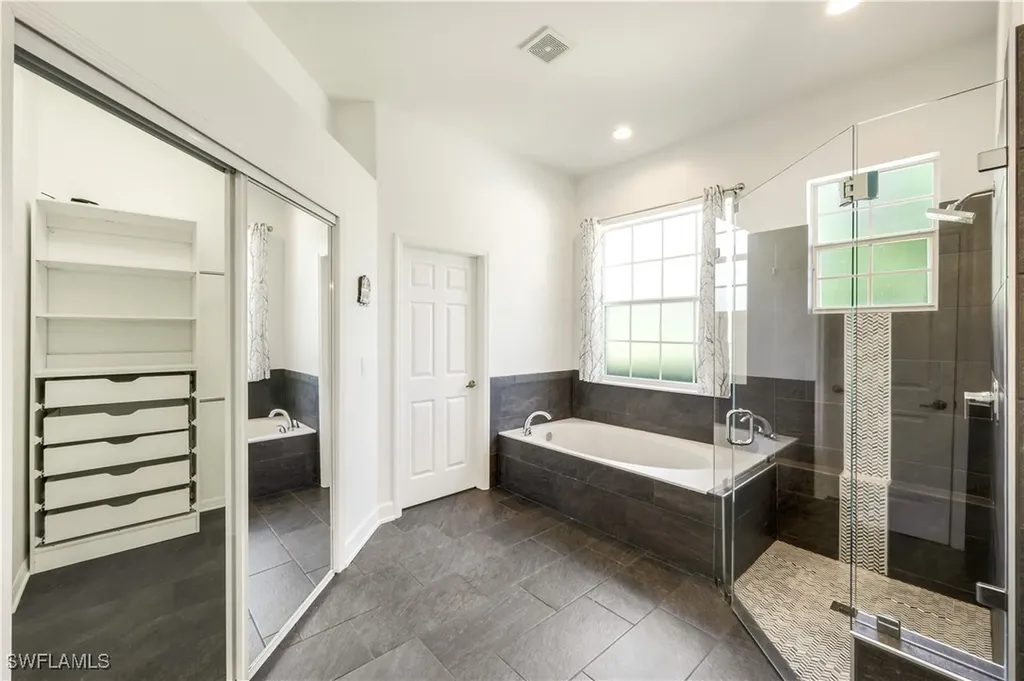1420 14th Avenue NE Naples FL 34120