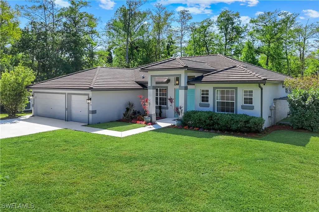1420 14th Avenue NE Naples FL 34120