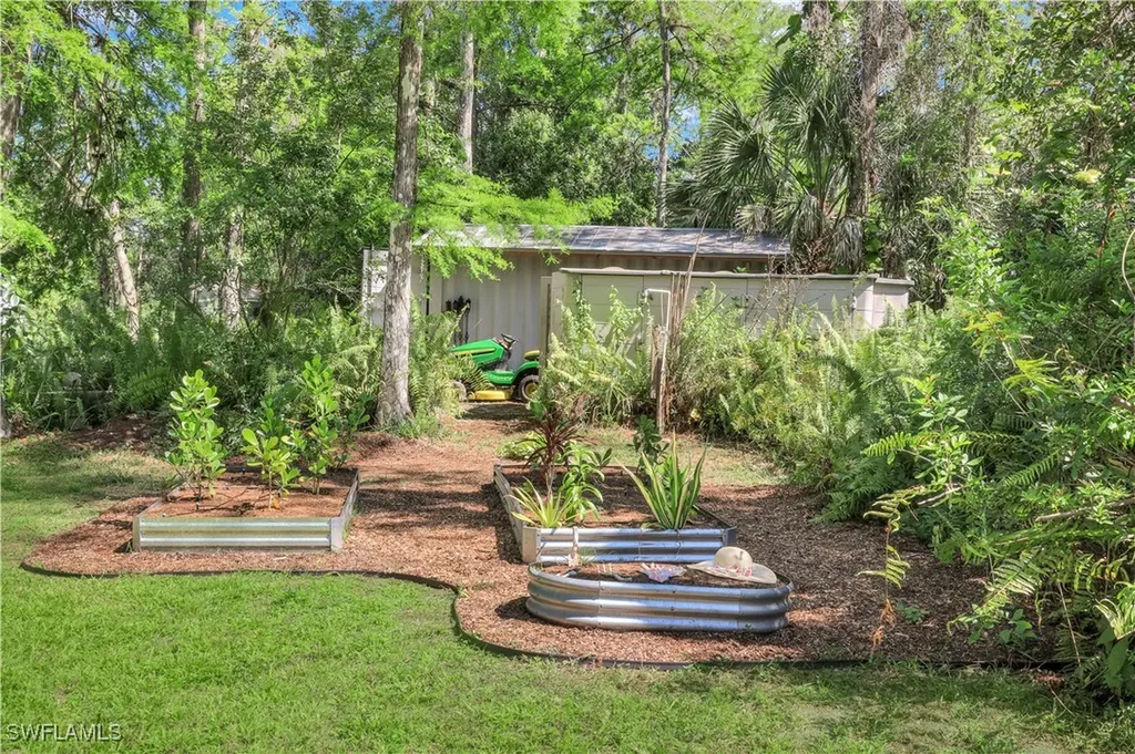 1420 14th Avenue NE Naples FL 34120