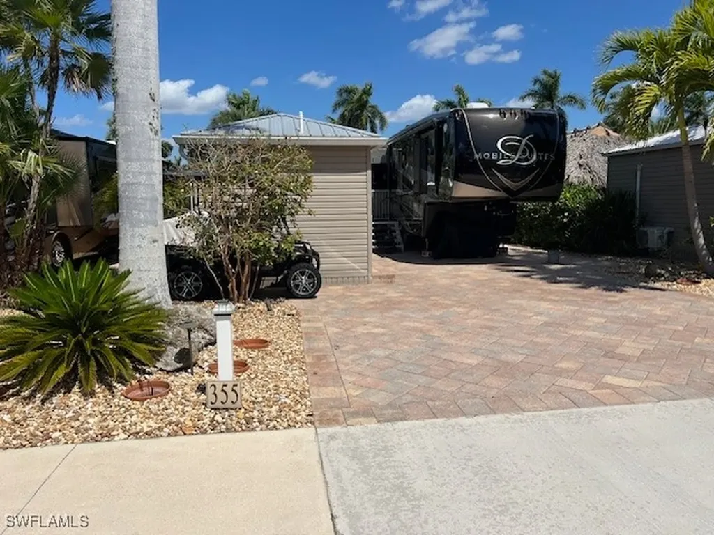 10317 Fire Flag Trail Fort Myers FL 33905