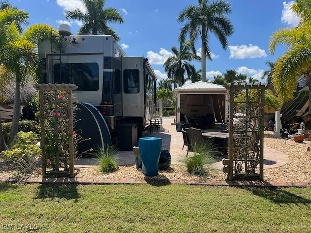 10317 Fire Flag Trail Fort Myers FL 33905