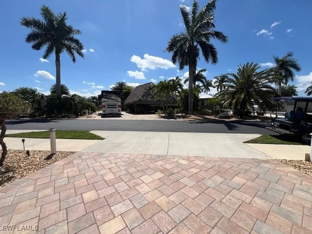 10317 Fire Flag Trail Fort Myers FL 33905