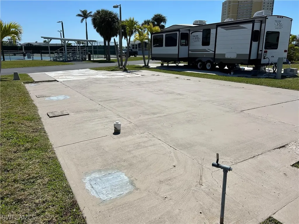 19681 D338 Summerlin Road Fort Myers FL 33908