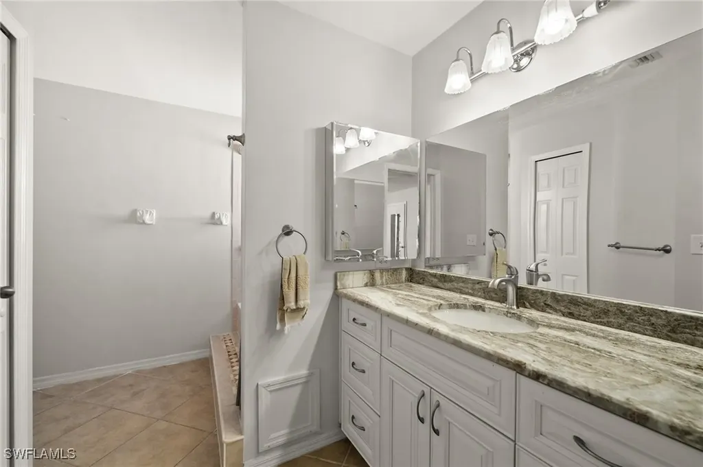 2218 NE 5th Terrace Cape Coral FL 33909