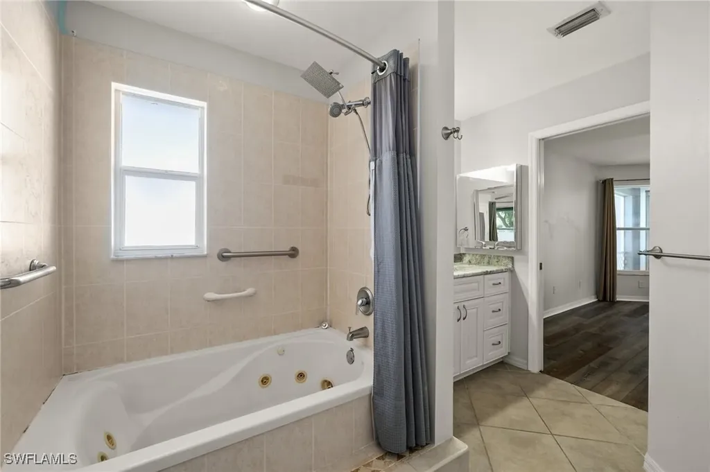 2218 NE 5th Terrace Cape Coral FL 33909
