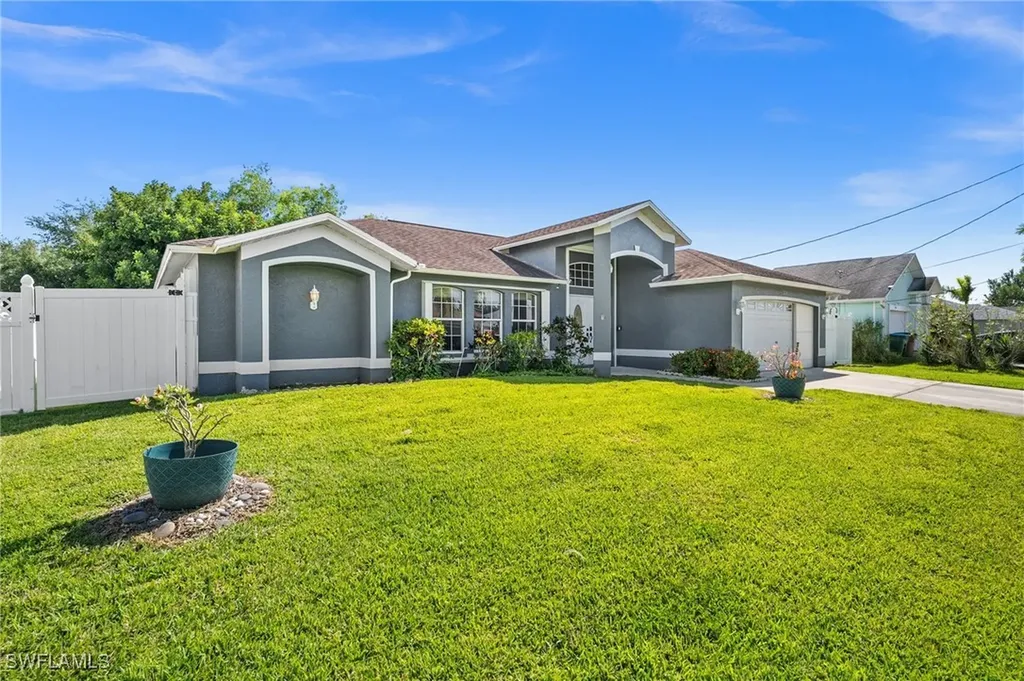 2218 NE 5th Terrace Cape Coral FL 33909