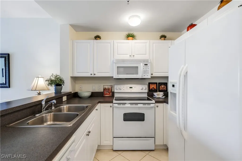 4430 Botanical Place Circle Naples FL 34112