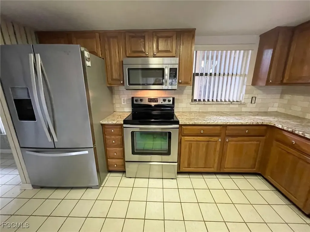 4703 SE 17th Place Cape Coral FL 33904