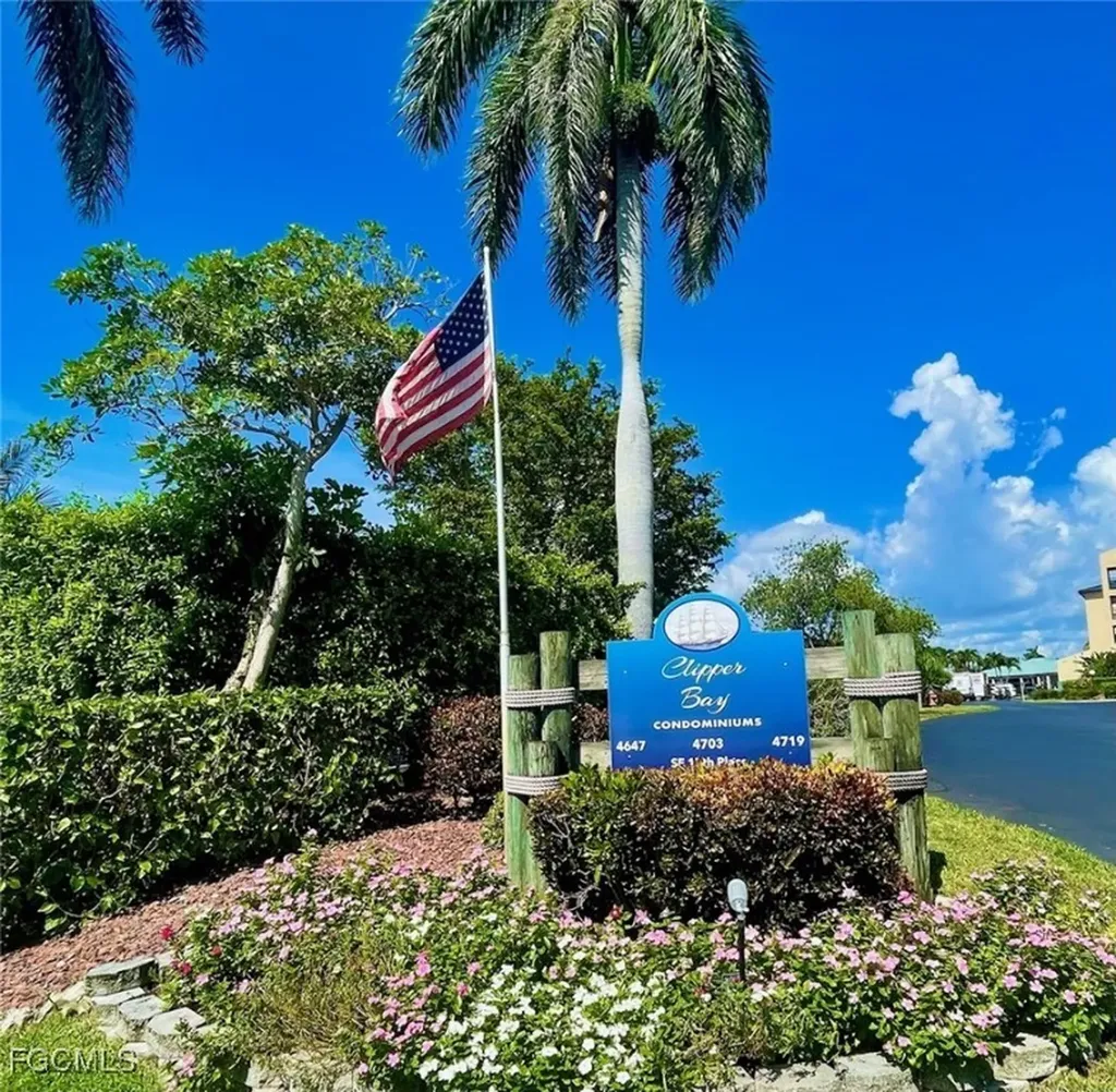4703 SE 17th Place Cape Coral FL 33904