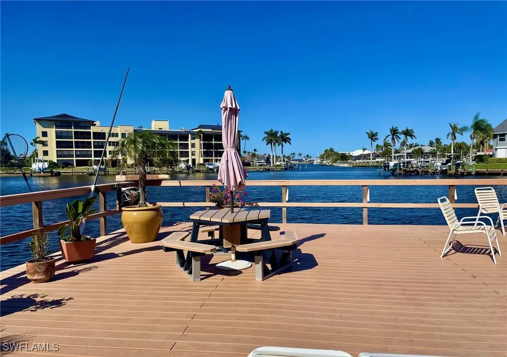 4703 SE 17th Place Cape Coral FL 33904